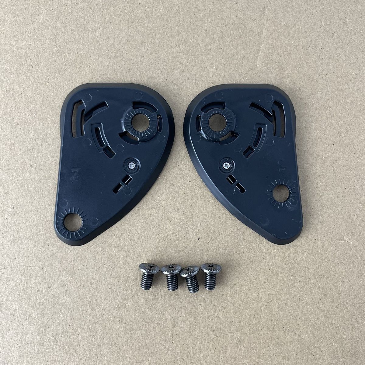 Helmet Visor Base Plate Pivot  - Motorcycle Gear Kit recension och pris